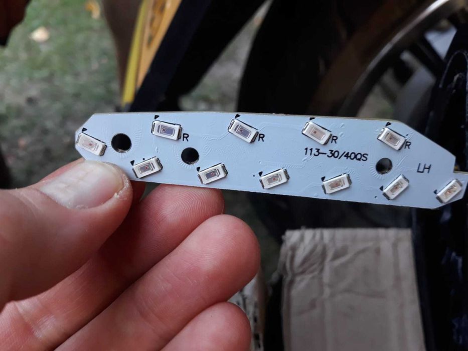 Set de 2 lumini led semnalizatoare-poziții, față - Vespa.