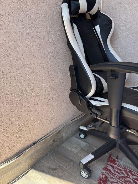 Scaun de gaming reglabil
