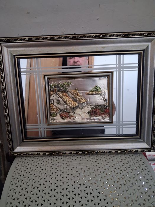 Tablou decorativ cu relief argintat, rama eleganta . Stil vitange
