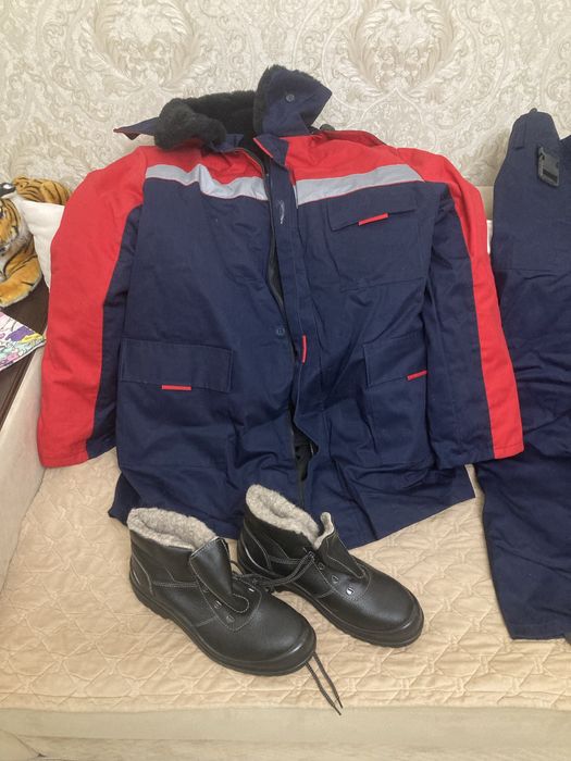 Продам спец. одежду с обувью.