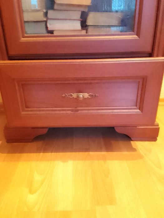 Книжные шкафы для дома