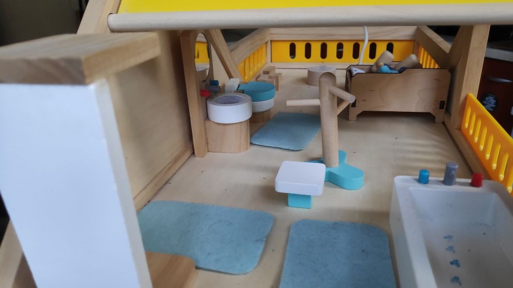 Детска дървена къща за игра