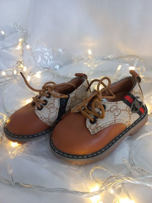 для New Born чёрная ботинка и Gucci