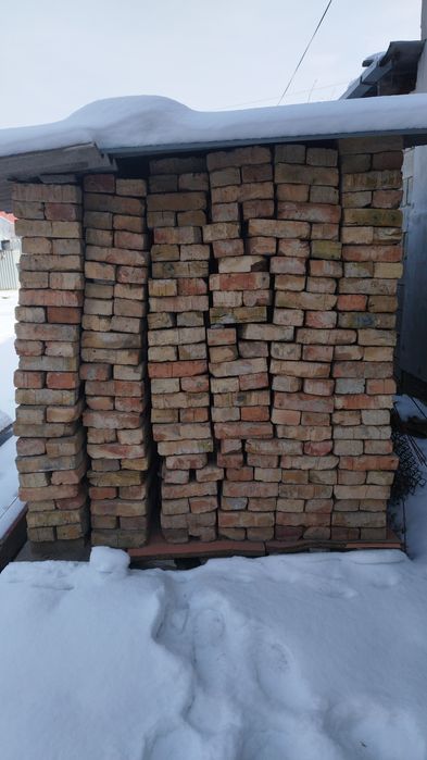 Кирпичи около 3000 штук