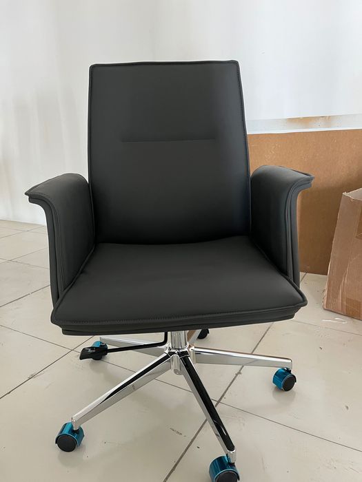 Ofis uchun kreslolar