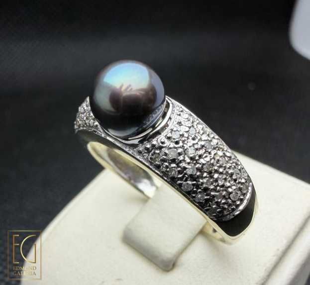 Inel din aur, decorat cu diamante și perlă Tahiti