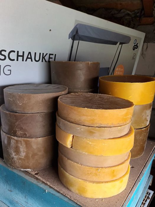 Vand ceara de albine naturala