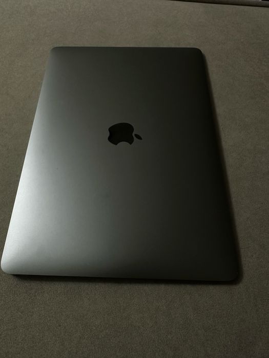 MacBook Air M1 2020 8/256 GB