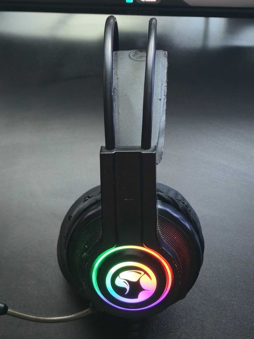 Căști gaming Marvo Scorpion cu iluminare RGB și microfon