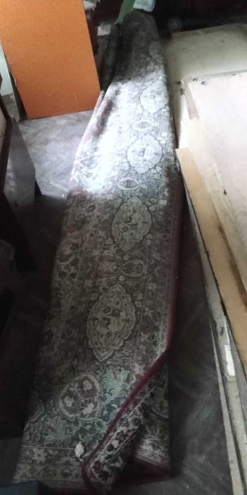 килим 280х380см червен произведен в Сливен тип персийски