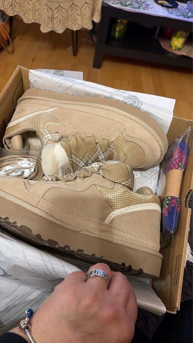 Adidasi ugg marimea 43