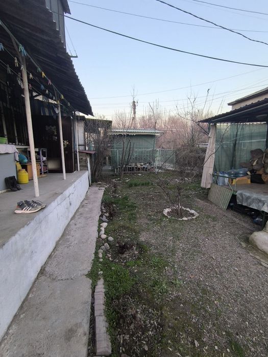 Продам 3 комнатную квартиру. Спутник -3. Первый этаж. 51 кв м