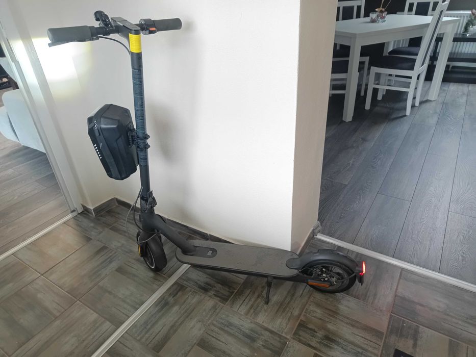 Trotineta Electrica - Xiaomi Mi Electric Scooter Essential