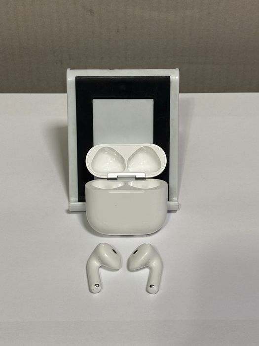 MDM vinde: Casti Airpods 4 ANC, White.