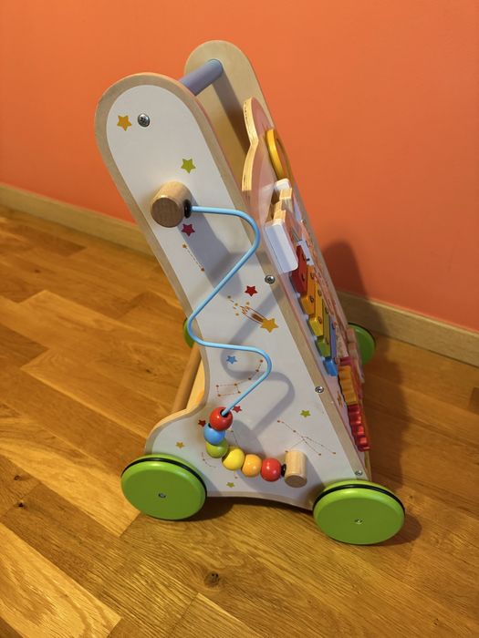 Antepremergător din lemn cu activități – stare foarte bună