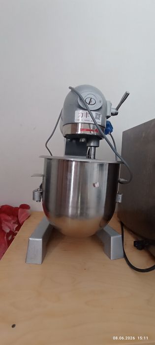 Миксер, использовали 1 месяц