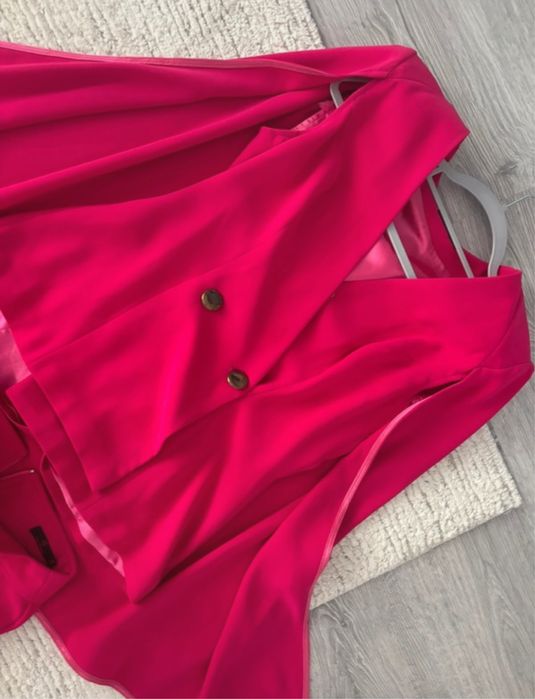 Costum Bby fucsia