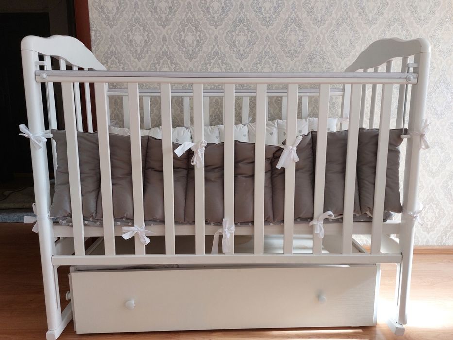 Продам детскую кроватку