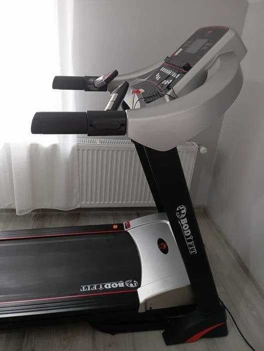 Banda de alergat electrica aproape noua  BodyFit ® A6000