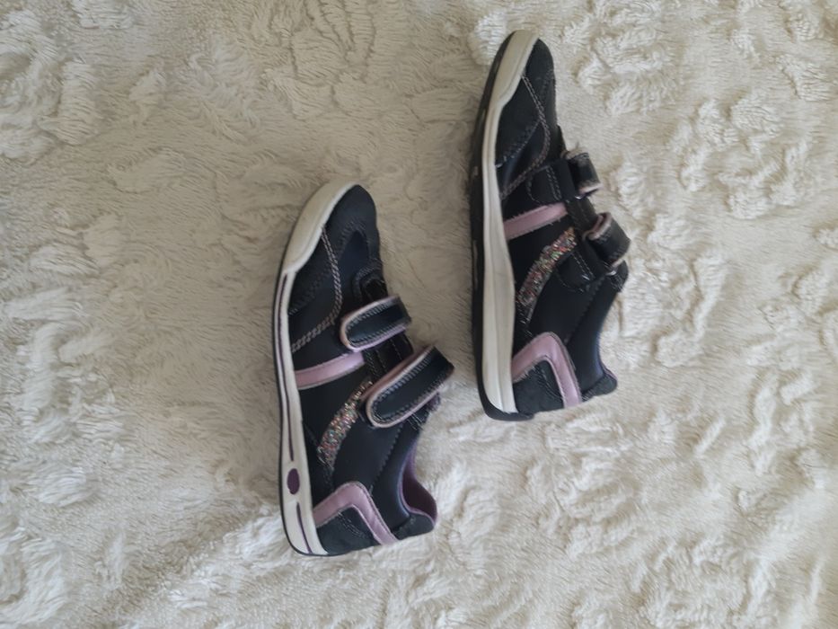 Кроссовки, р-р 33