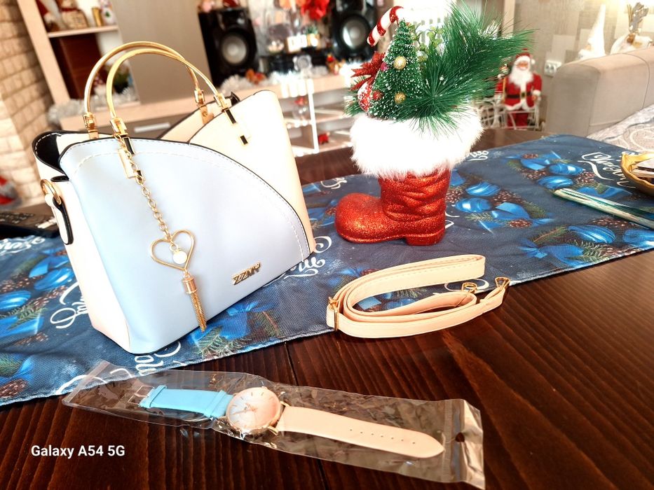 Дамска чанта плюс часовник