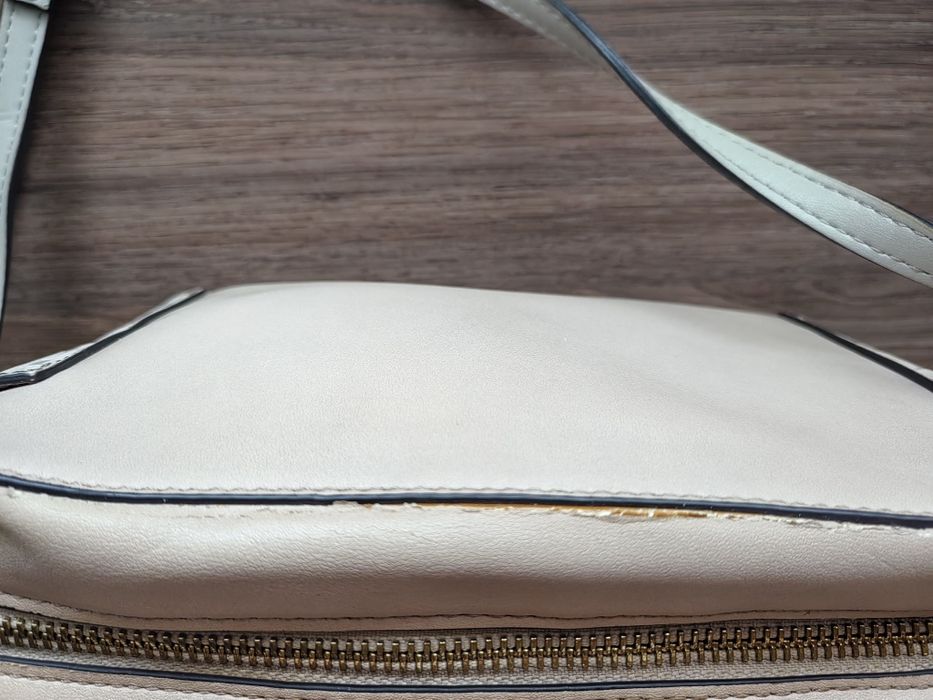 Дамска чанта Guess