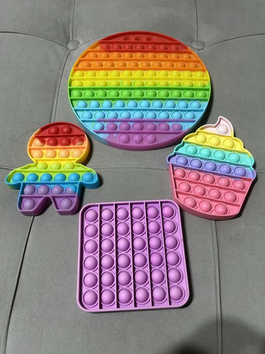 Pop it (поп ит).