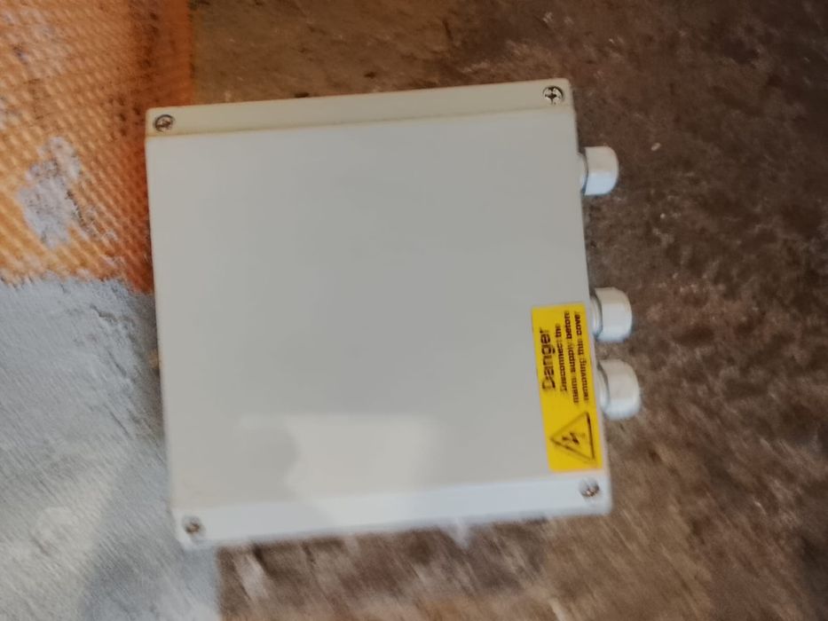 Se vinde  iluminator  infrasoru Raytech rm100