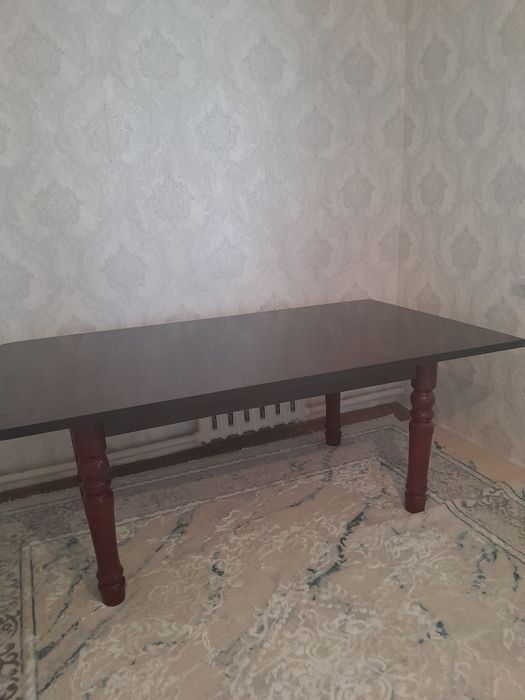 Тез арада жаңа столдар сатылады