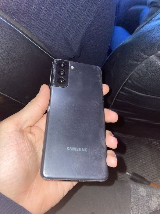 Samsung s21.