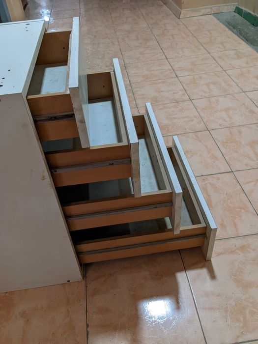 Шкаф. Тумба. С выдвижными полками. Shkaf, tumba.