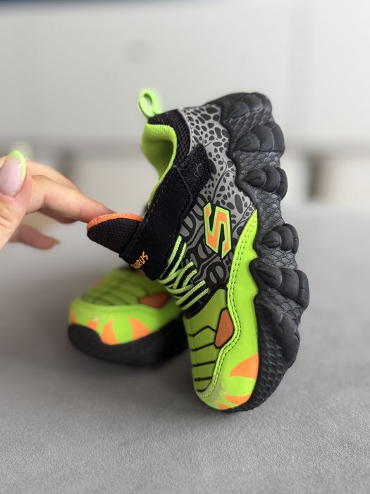 Adidasi sketchers 26 editie limitata