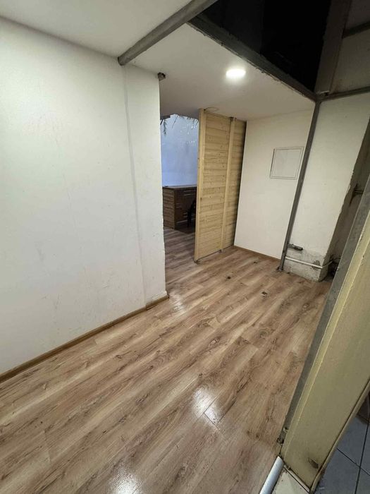 Дава се под наем Магазин в София, Център - 55 кв.м за 598.23 € - Снимка #5