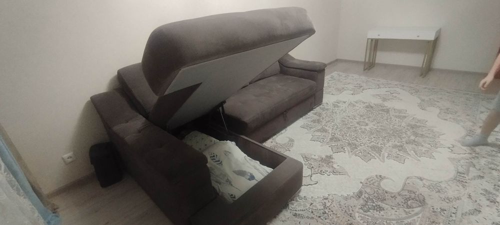 Продам диван в хорошем состоянии