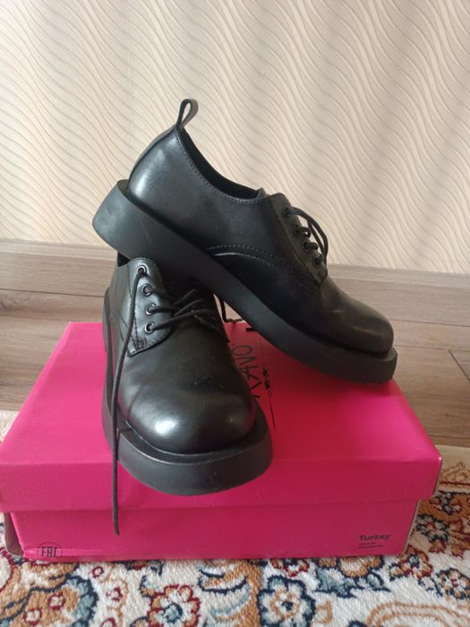 Продам женские туфли