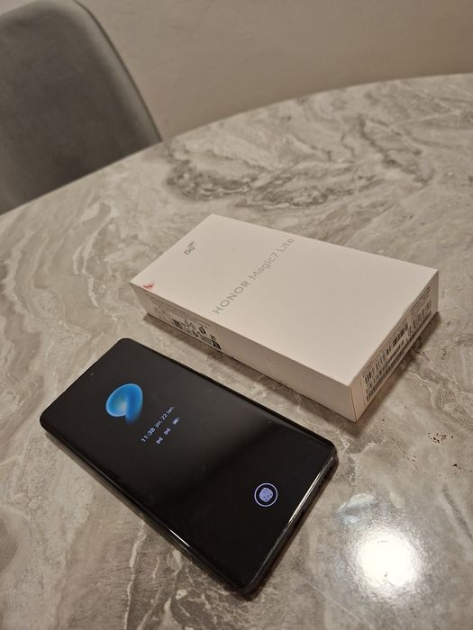 Honor magic lite 7 la cutie