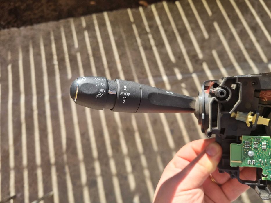 Bloc luminini / Manete semnalizare/ Stergatoare Peugeot 3008