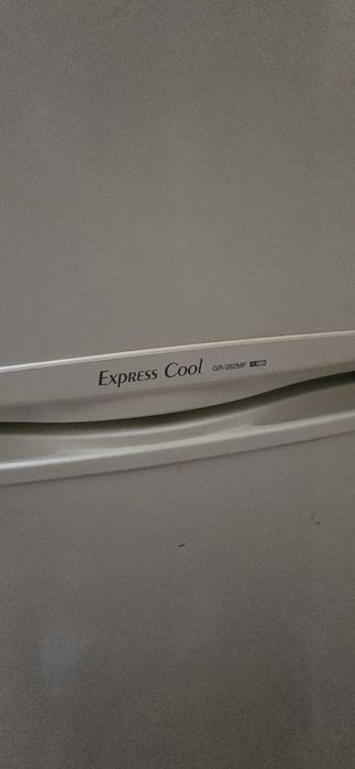 Продам холодильник в работающим состоянии