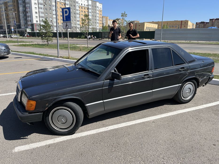 Мерс 190 на ходу