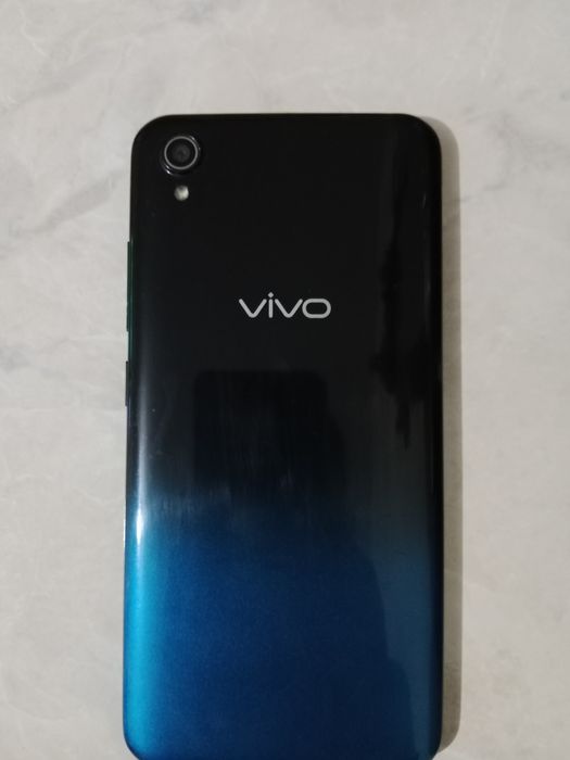 Vivo 1820 экран немношко сломана