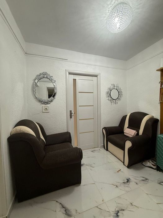 Proprietar, vand apartament 2 camere, centru Caransebes