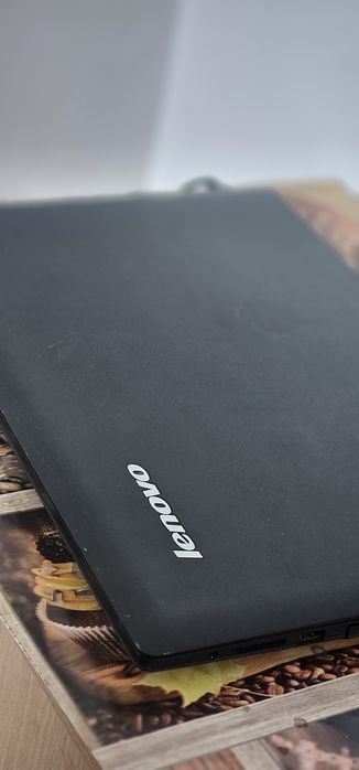 Laptop Lenovo I5 8GB RAM +Radeon - Preț Bun