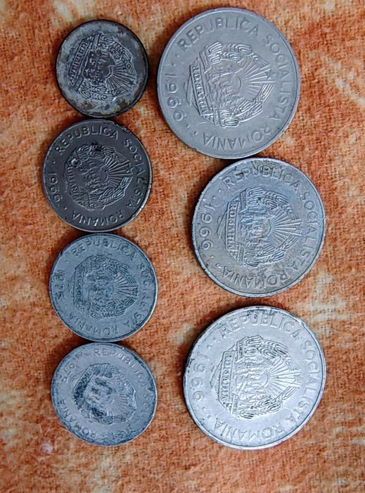 Lot bani/monede vechi românești+one penny 1983/1984