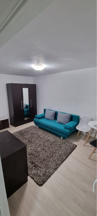 Inchiriez garsoniera