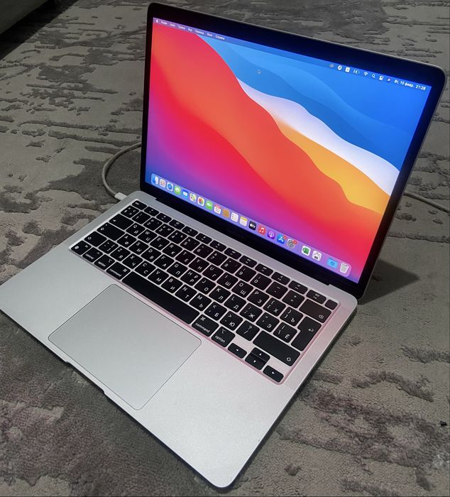 MacBook Air M1 (2020)