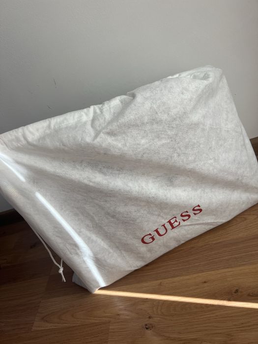 Чанта Guess