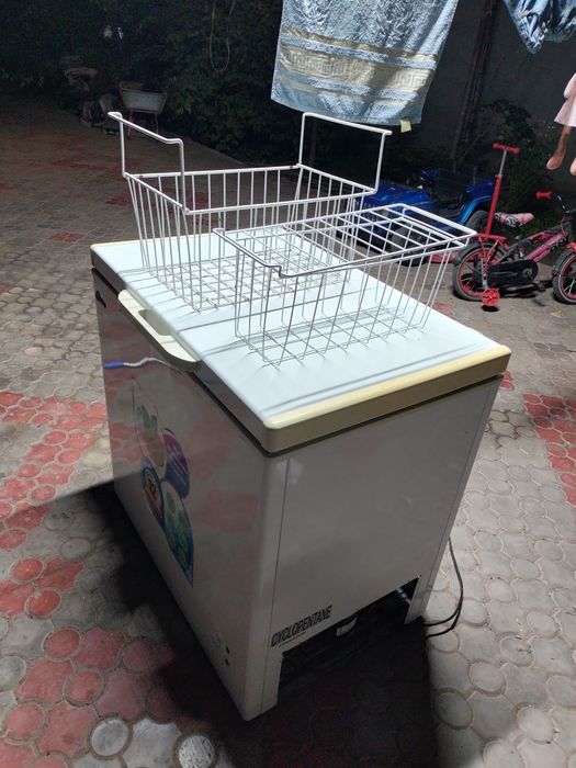 Продам морозильник