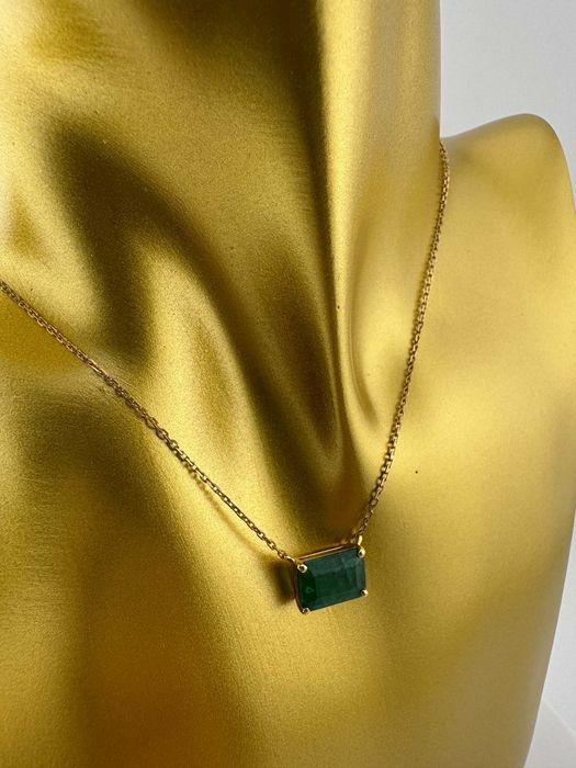 Продам цепь с кулоном Изумруд