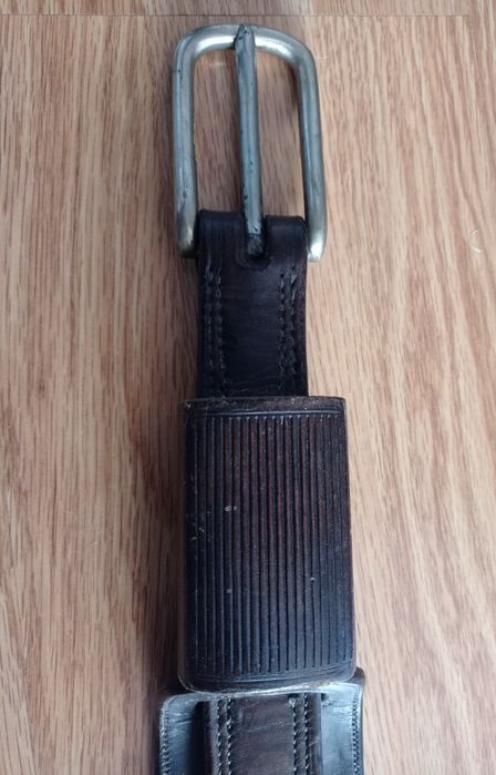 Accesorii ecvestre din piele masivă lucrate manual.