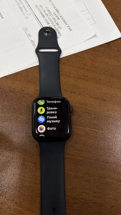 Продам часы apple watch SE 44 мм